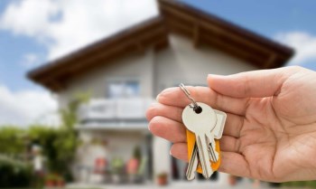 راهنمای انتخاب و رزرو اقامتگاه در سفر، چک‌لیست ضروری برای مسافران