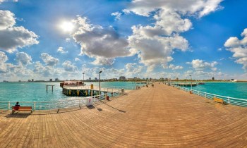 آیا آذرماه زمان مناسبی برای سفر به کیش است؟ راهنمای میهمان شو برای سفر خنک و اقتصادی