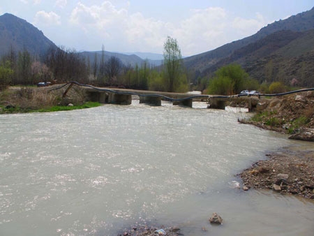 رودخانه روستای هرانده-مجله گردشگری میهمان شو