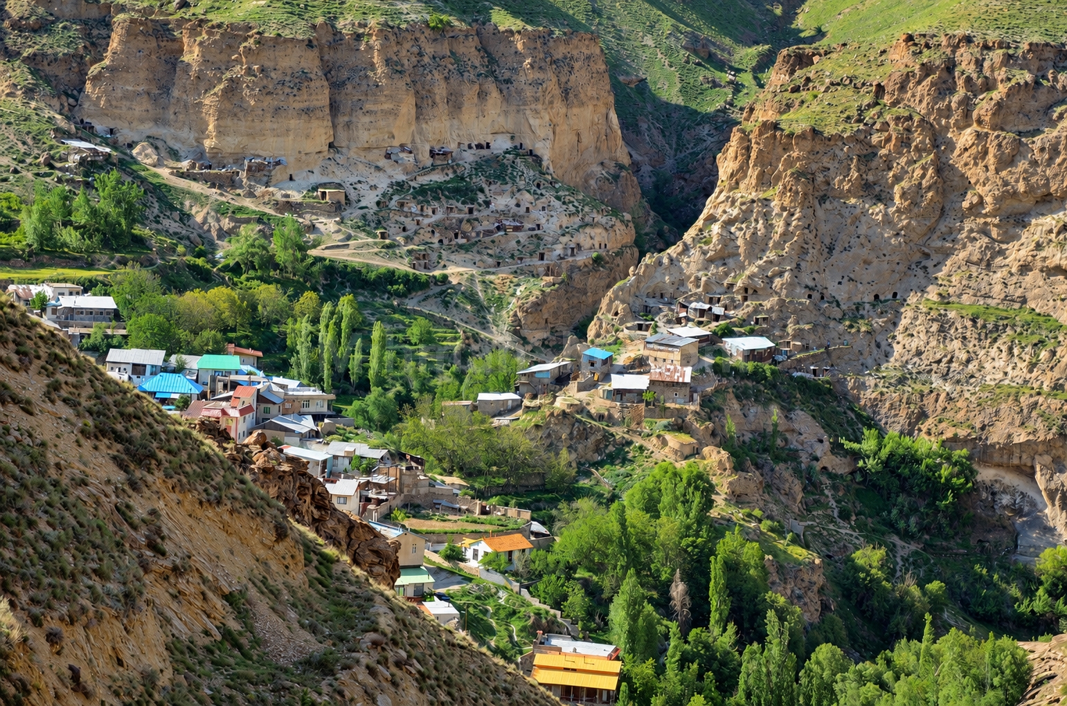 روستای آب اسک - مجله میهمان شو