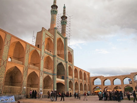 مسجد امیر چخماق-مجله گردشگری میهمان شو